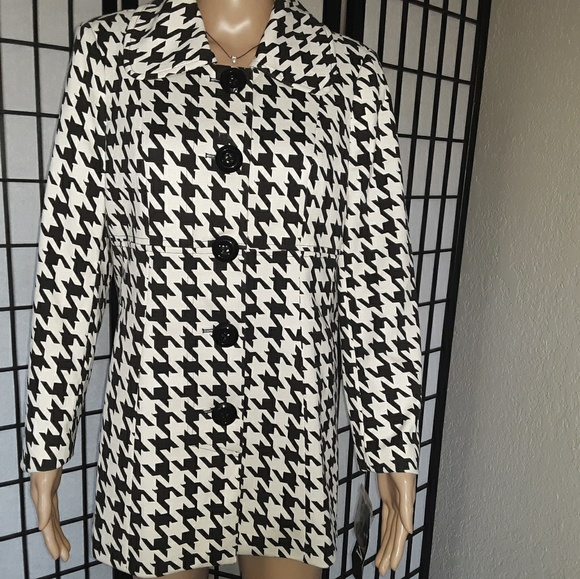 Blazer - Picture 1 of 4